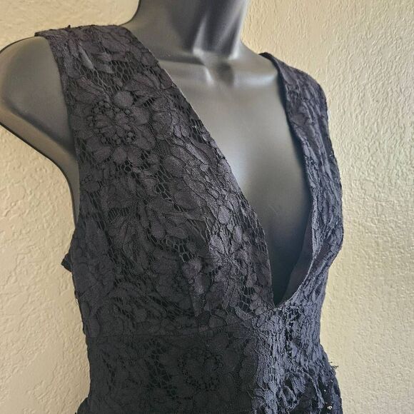 Marciano Lace Tank Top - Picture 2 of 11